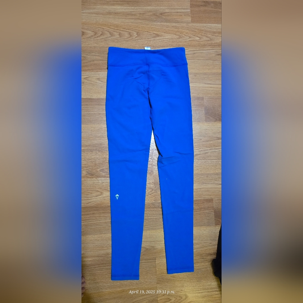 Lululemon Electric Blue Active Leggings - Picture 3 of 3